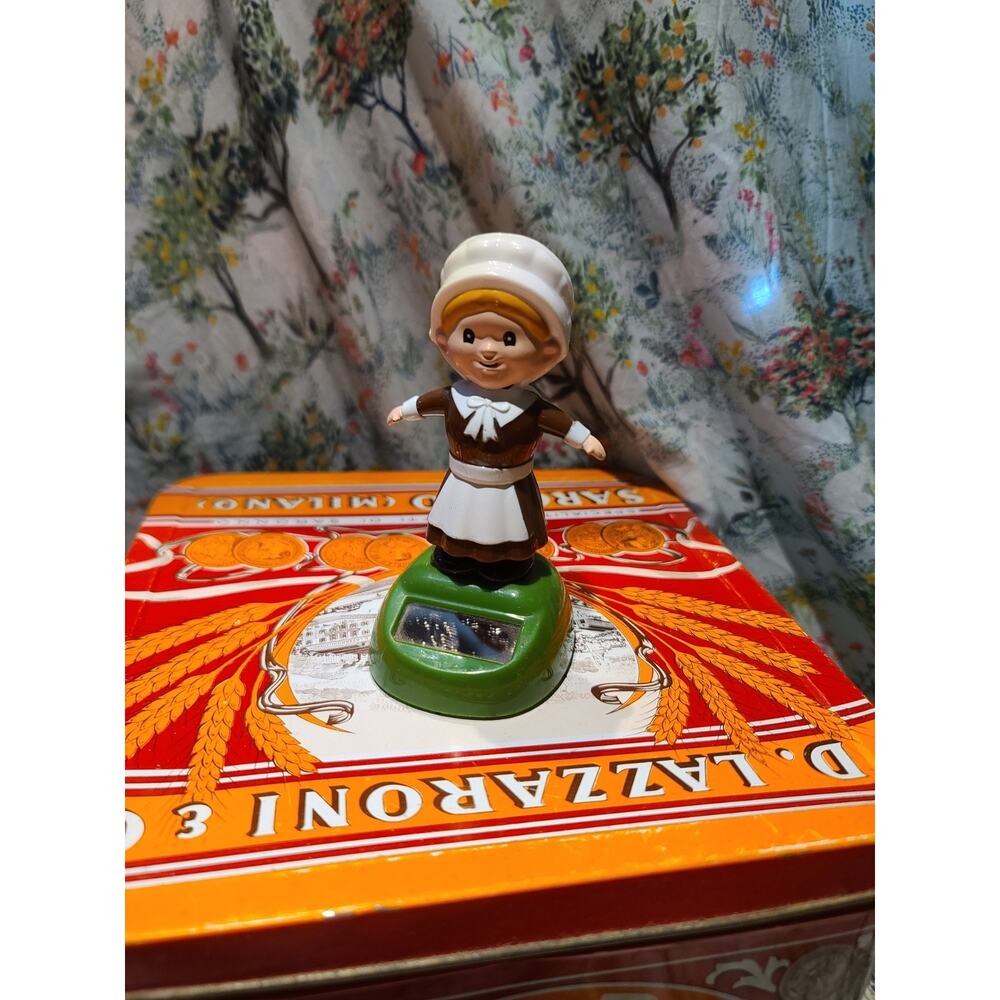Solar Powered Bobblehead Dancing Pilgrim Window Tested/Works 2013
